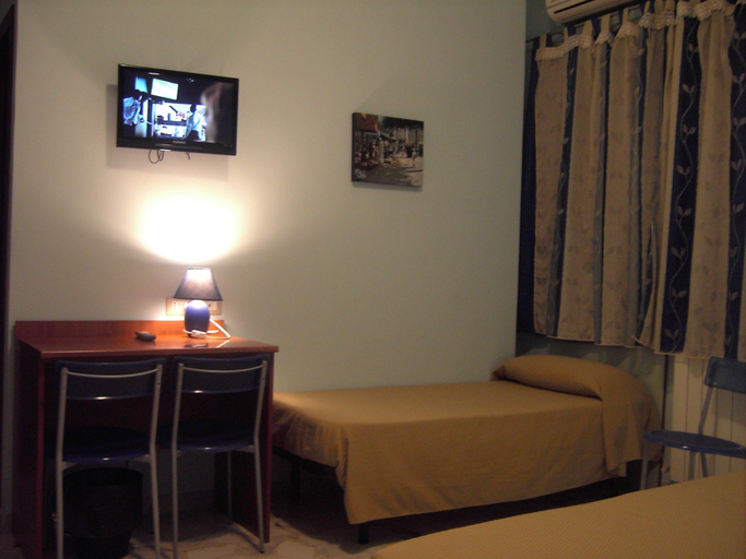 Bedroom 3, Etna Inn, Catania