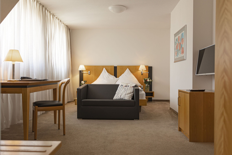 Bedroom 3, Dom Hotel Augsburg, Augsburg