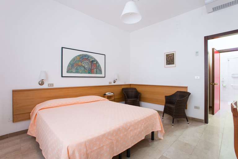 Bedroom 4, Hotel Mediterraneo, Foggia