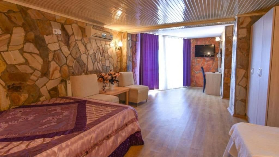 Bedroom 4, Beykonagi Hotel, Edremit