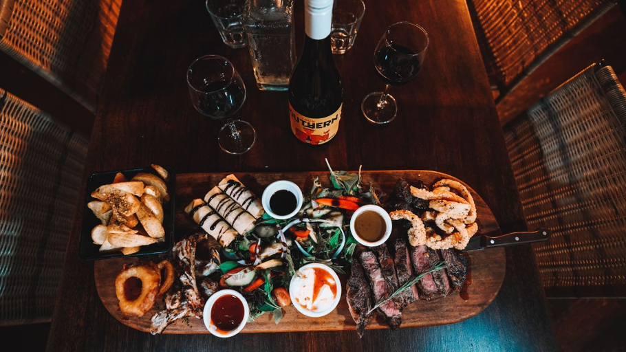 Food & Drinks 4, Ferntree Rainforest Lodge, Douglas