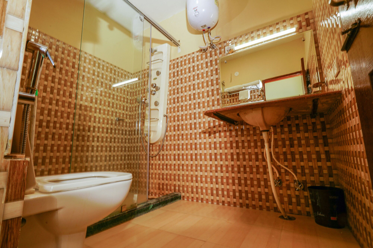Bathroom 5, Hotel Sagarmatha, Kangra