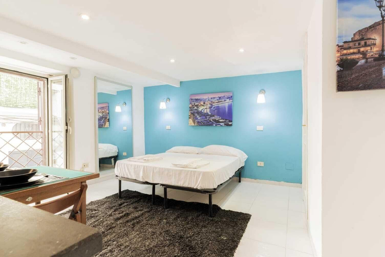 Bedroom 3, Luxury House, Napoli