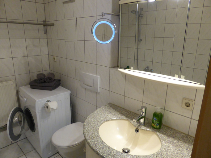 Bathroom 4, Ferienwohnung Friedrich Schiller, Jena