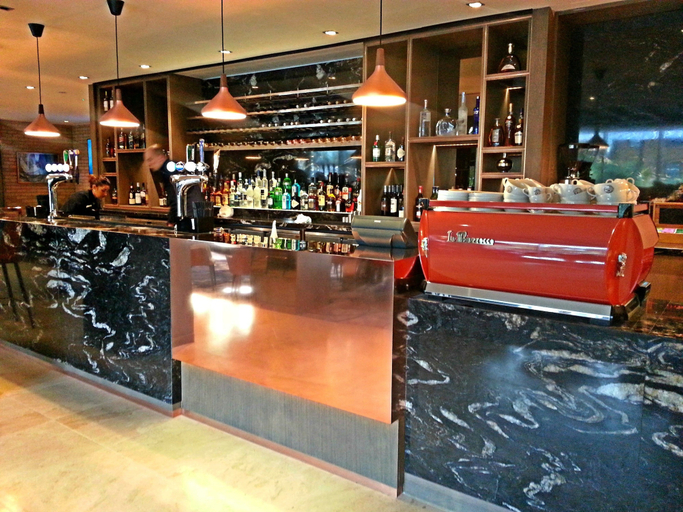 Food & Drinks 5, Clayton Hotel Chiswick, London