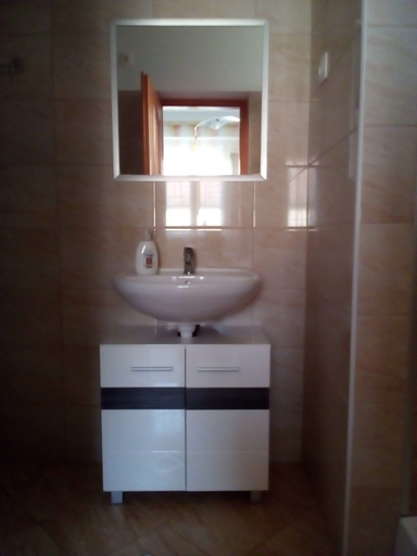 Bathroom 4, Potyka Apartman, Tiszafüred