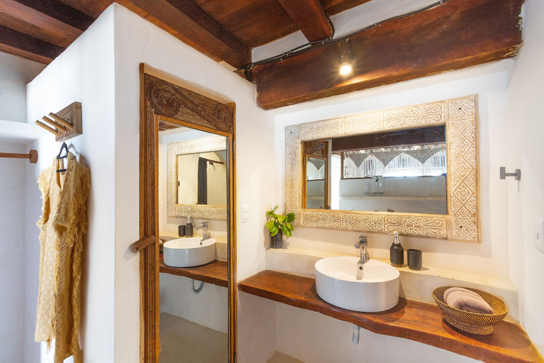 Bathroom 4, Amansala, Cozumel