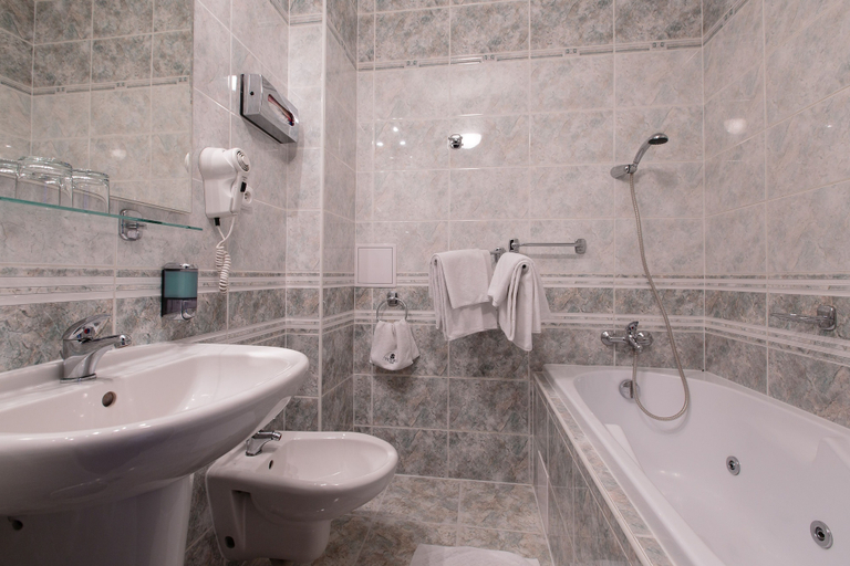 Bathroom 4, Hotel Victoria, Plzeň