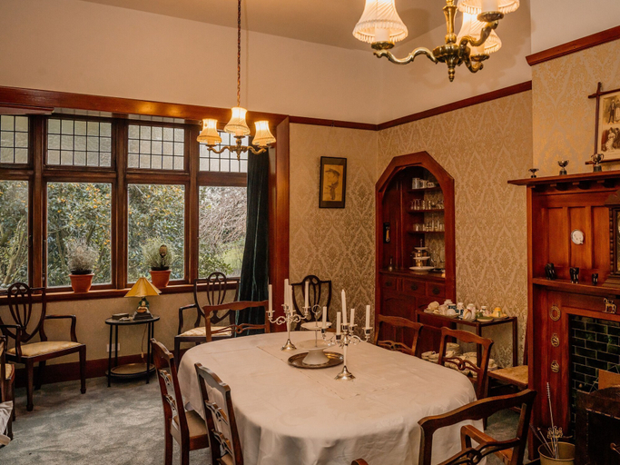 Food & Drinks 5, Hemsworth Estate, Ashburton