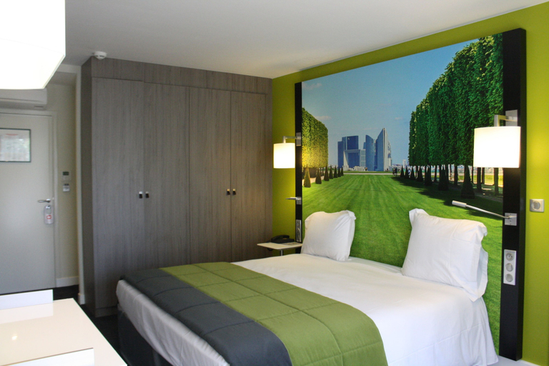 Bedroom 2, Hôtel Mercure Paris Ouest Saint Germain, Yvelines