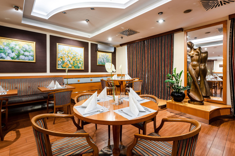 Food & Drinks 5, Hotel Kálvária, Győr