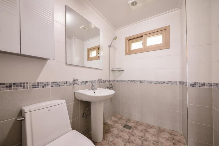 Bathroom 3, Yeosu Sea and Starnight Pension, Yeosu