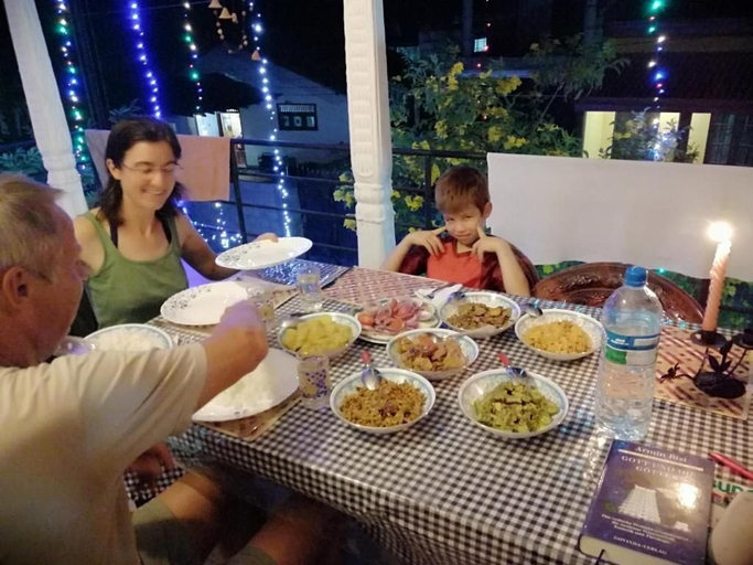 Food & Drinks 5, Villa ok, Habaraduwa