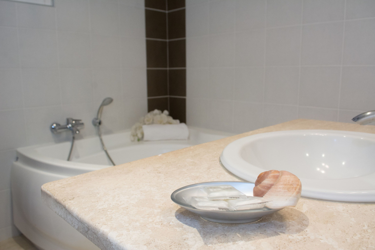 Bathroom 4, Hôtel Roc e Mare, Corse-du-Sud