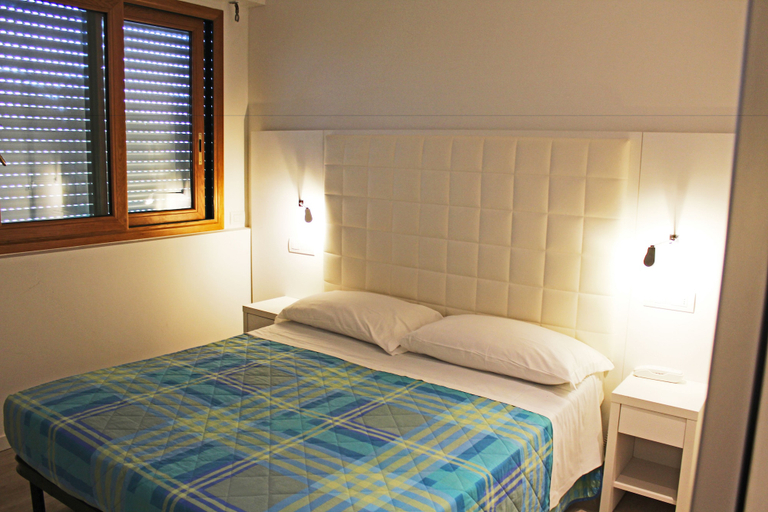 Bedroom 4, Saint Tropez, Rimini