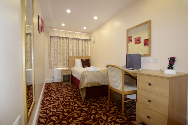 Bedroom 3, Best Western London Ilford Hotel, London