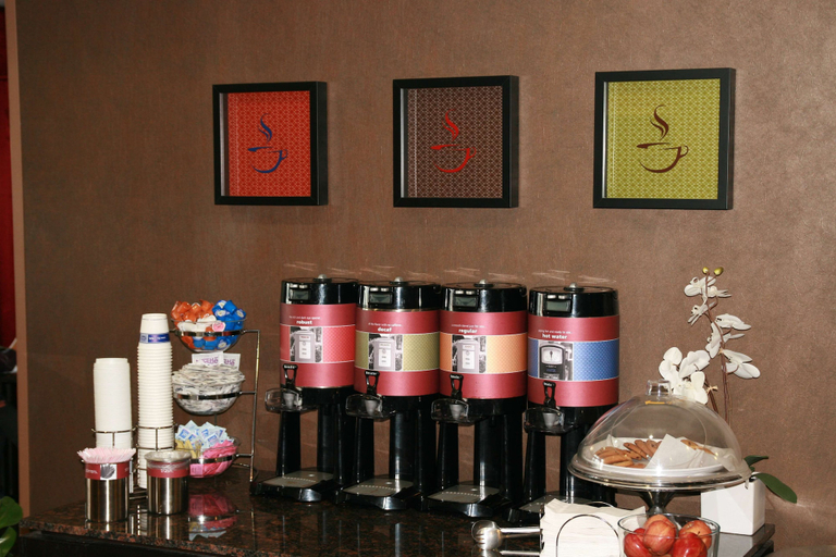 Food & Drinks 5, Hampton Inn & Suites Lebanon, Wilson