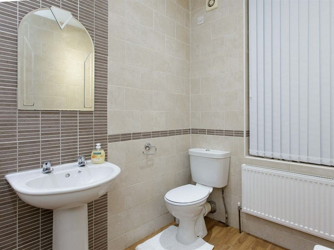 Bathroom 3, Park House Apartments, Leeds