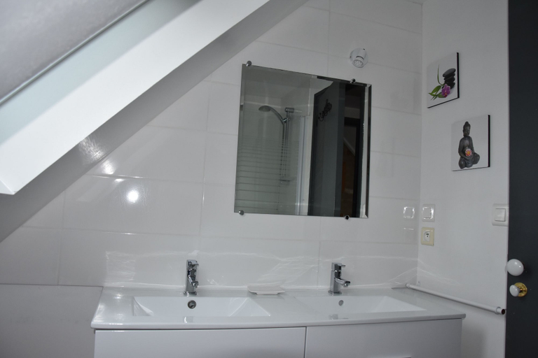 Bathroom 3, Keryanti Domaine de Lesleac'h, Finistère