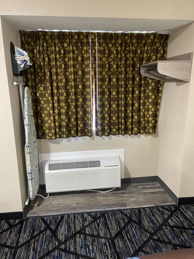 Bathroom 4, Super 8 by Wyndham San Antonio Downtown NE, Bexar