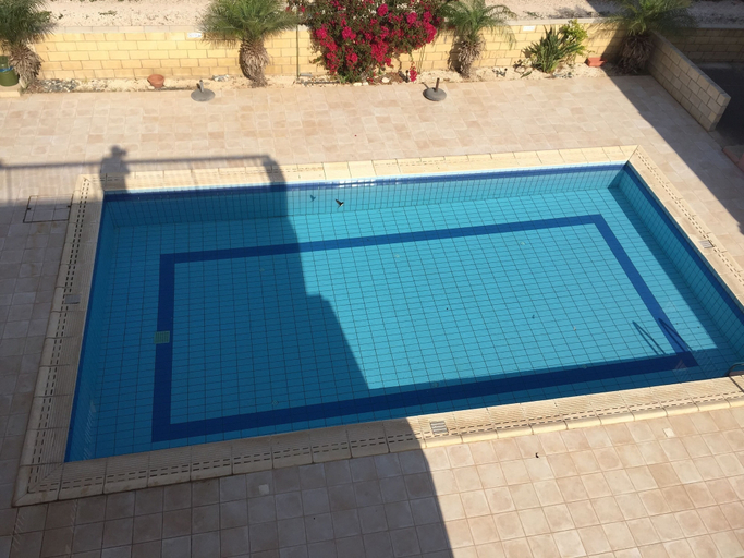 Sport & Beauty, 2 Bed Flat - Sleeps 4 - Pool - Parking - Wifi, Larnaca