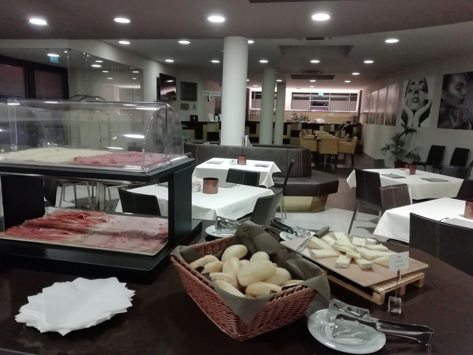 Food & Drinks 5, Hotel Camelia, Novara