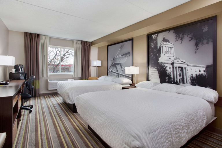 Bedroom 3, Super 8 by Wyndham Winnipeg West, Division No. 11