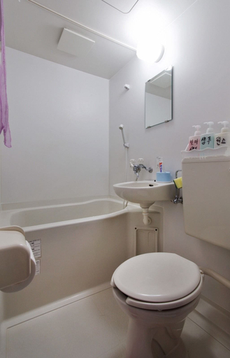 Bathroom 3, Young Minbak Osaka Guest House, Osaka