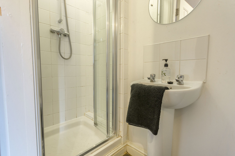 Bathroom 4, The Watergate Inn, York