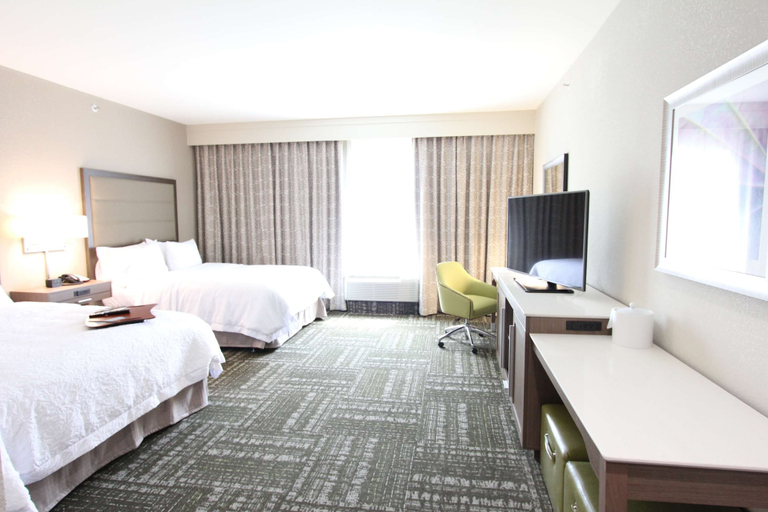 Bedroom 3, Hampton Inn & Suites Dallas Market Center, Dallas