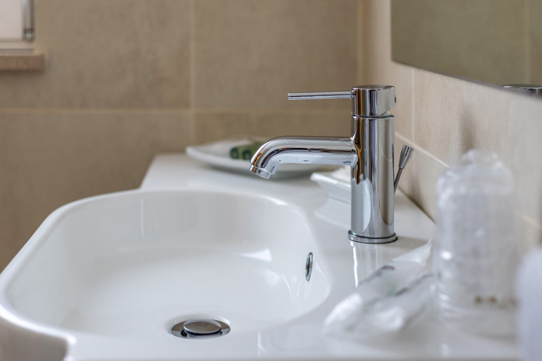 Bathroom 5, Torre del Sud Hotel, Ragusa