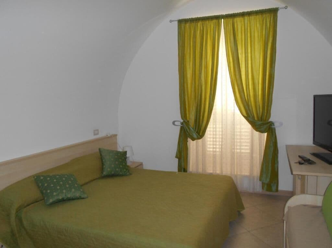 Bedroom 4, B&B Resort Signorile, Bari