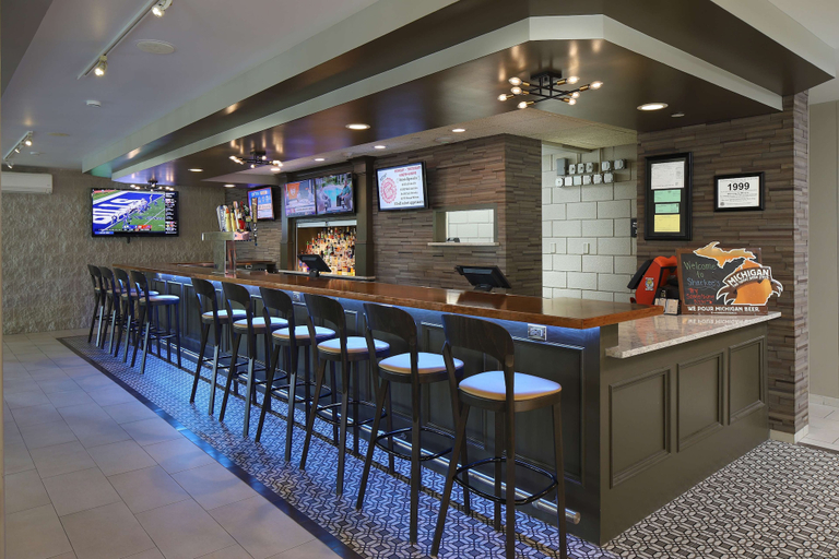 Food & Drinks 5, Hampton Inn Holland, Ottawa