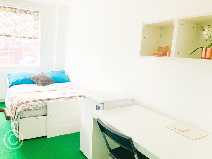 Bedroom 2, Cricklewood Studio Flats, London