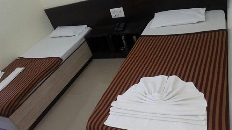 Bedroom 4, Iroomz VKG Complex, Bijapur
