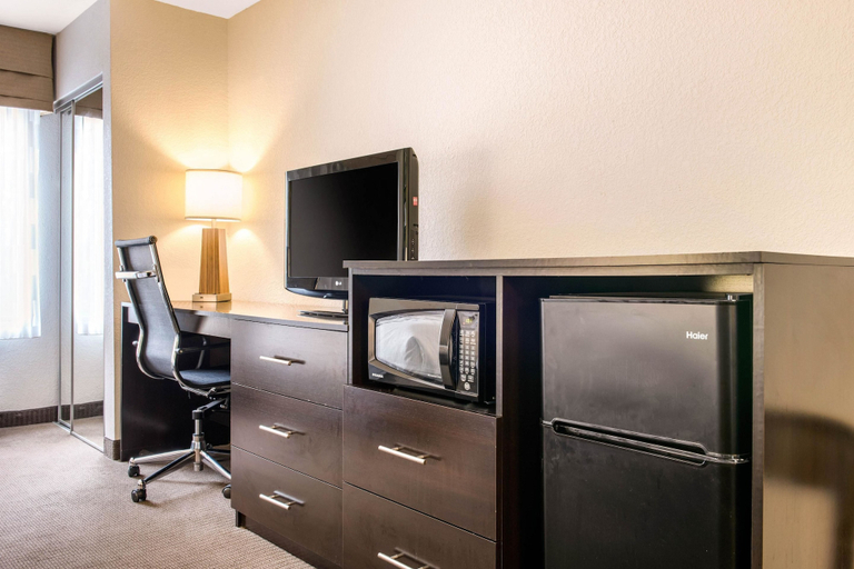 Bedroom 4, Sleep inn & suites columbus south, Bartholomew