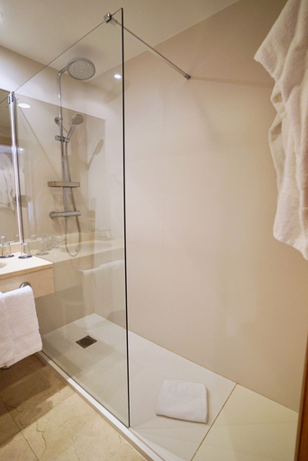 Bathroom 4, Gran Hotel Victoria, Cantabria