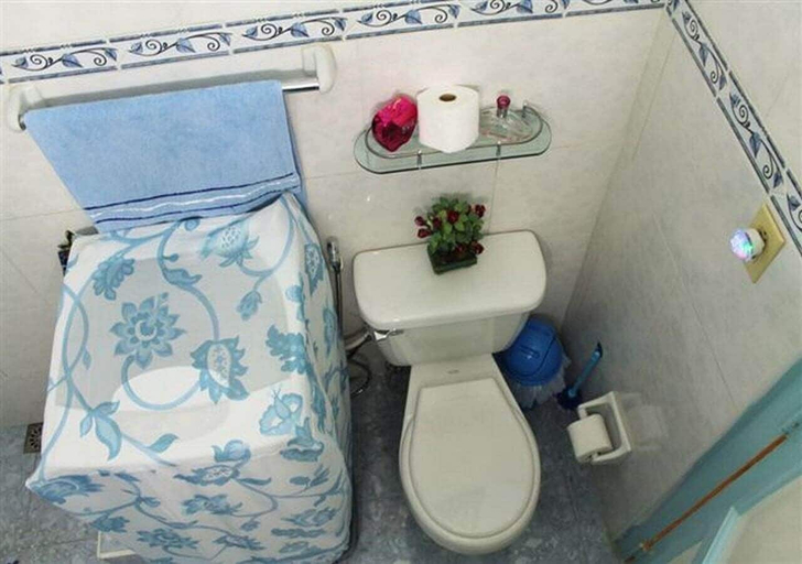 Bathroom 4, Casa Los Doctores CENTRO HABANA, Centro Habana