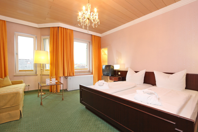 Bedroom 2, Wittelsbacher Hof Swiss Quality Hotel, Garmisch-Partenkirchen