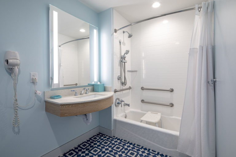 Bathroom 4, Universal's Endless Summer Resort - Surfside Inn and Suites, Orange