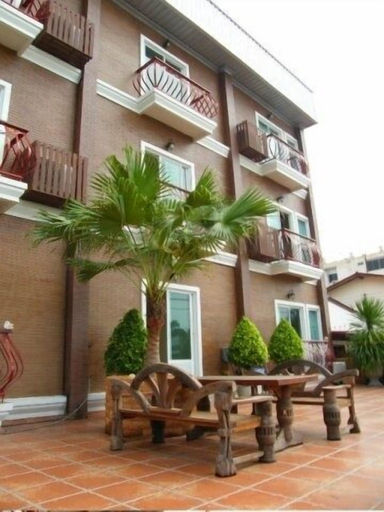 Exterior & Views, The Red Balcony Inn, Pattaya
