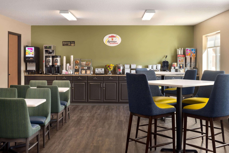 Food & Drinks 5, Super 8 by Wyndham Sioux Falls, Minnehaha