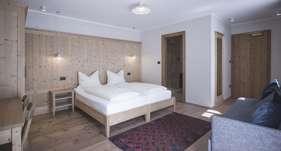 Bedroom 3, Emma Historic Hotel, Bolzano