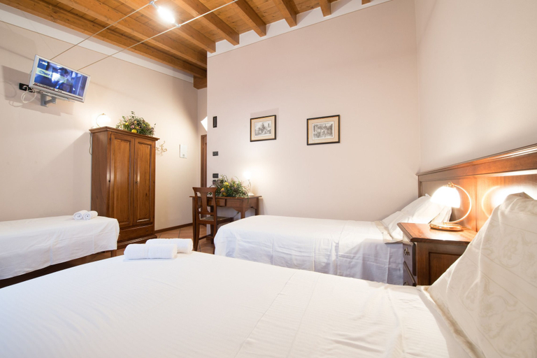 Bedroom 2, Le Rondini, Brescia