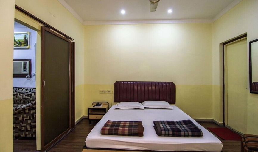 Bedroom 2, Hotel Akash Ganga, Kolkata