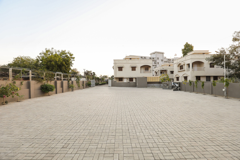 Exterior & Views 2, Hotel Ashray Inn Express, Ahmadabad