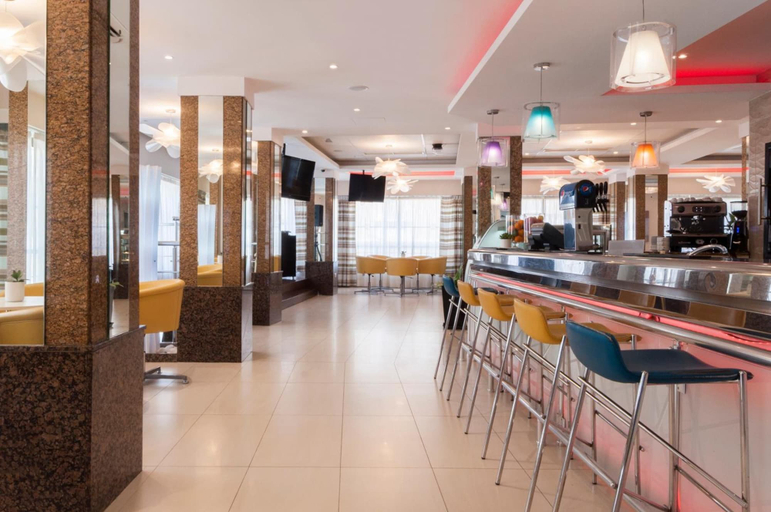 Food & Drinks 4, Rooms by Alexandra Hotel, St Julian's