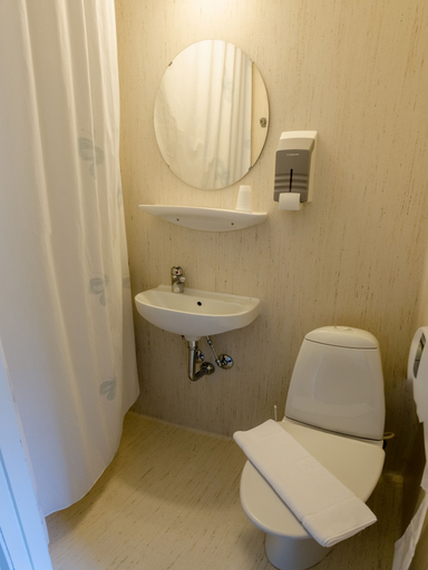 Bathroom 3, Hotel Højgaarden, Jammerbugt
