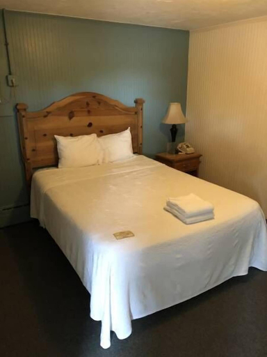 Bedroom 5, The Walpole Motel, Norfolk