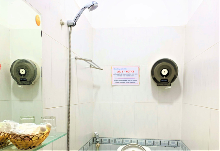 Bathroom 2, Gia Bao Hotel, District 6